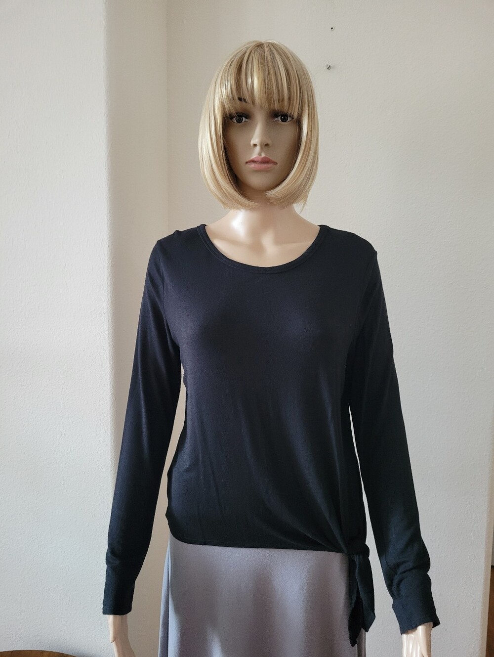 Olivia Rae Crewneck Long Sleeve Side-Tie Top, Bkack, M, EUC